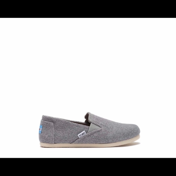 Toms - Picture 3 of 3